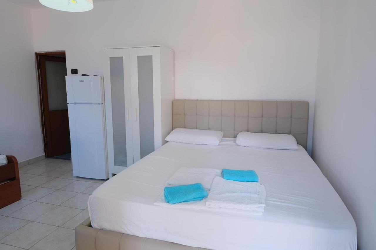 Mehilli Hotel Dhermi Exterior photo