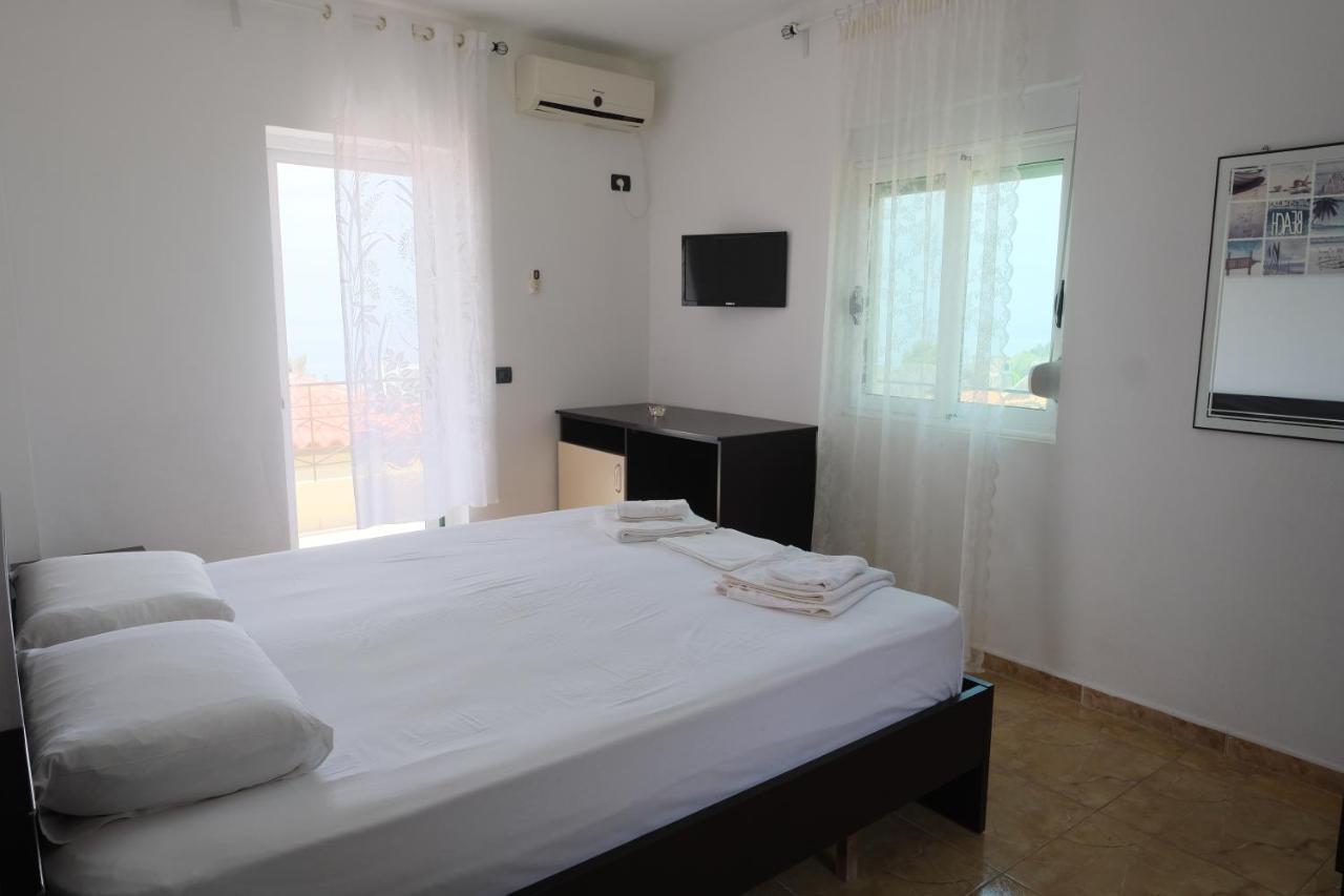 Mehilli Hotel Dhermi Exterior photo