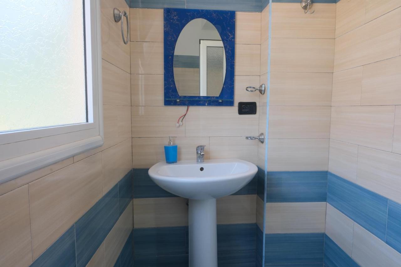 Mehilli Hotel Dhermi Exterior photo