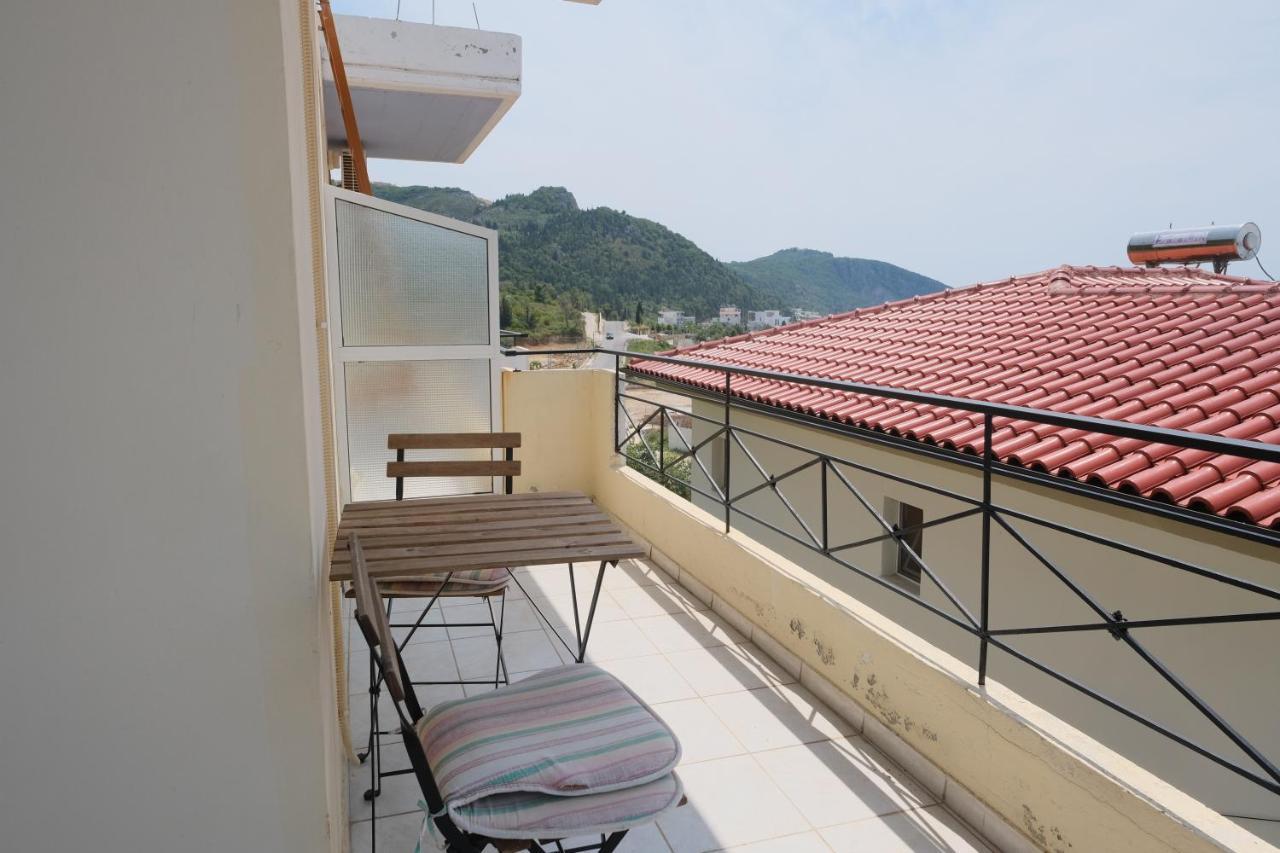 Mehilli Hotel Dhermi Exterior photo