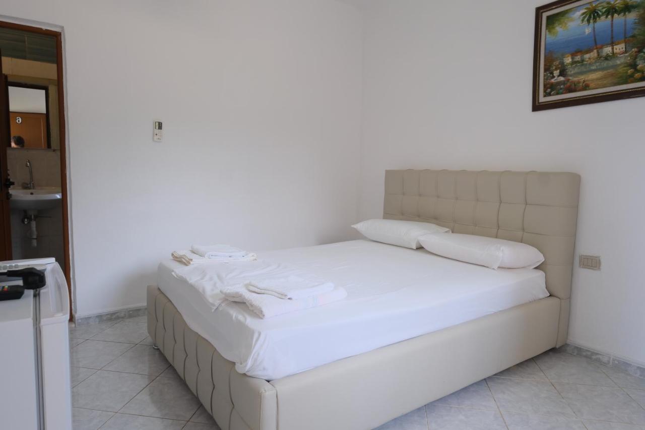 Mehilli Hotel Dhermi Exterior photo