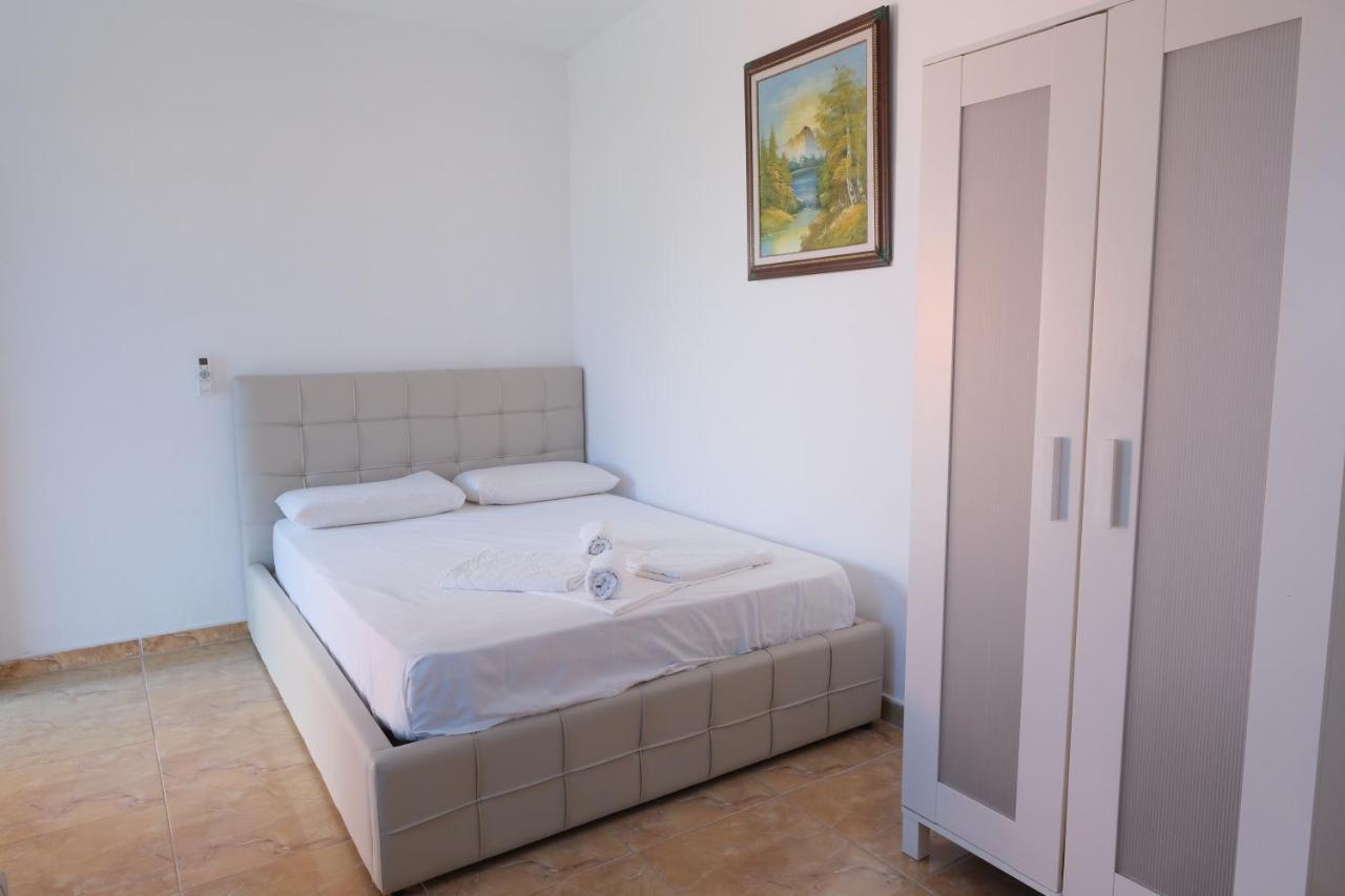 Mehilli Hotel Dhermi Exterior photo